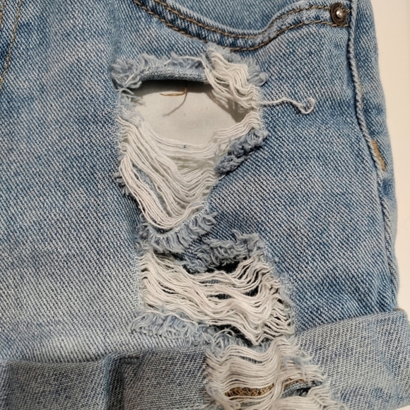 Bull Head destructed boyfriend shorts size 1 - Picture 5 of 8
